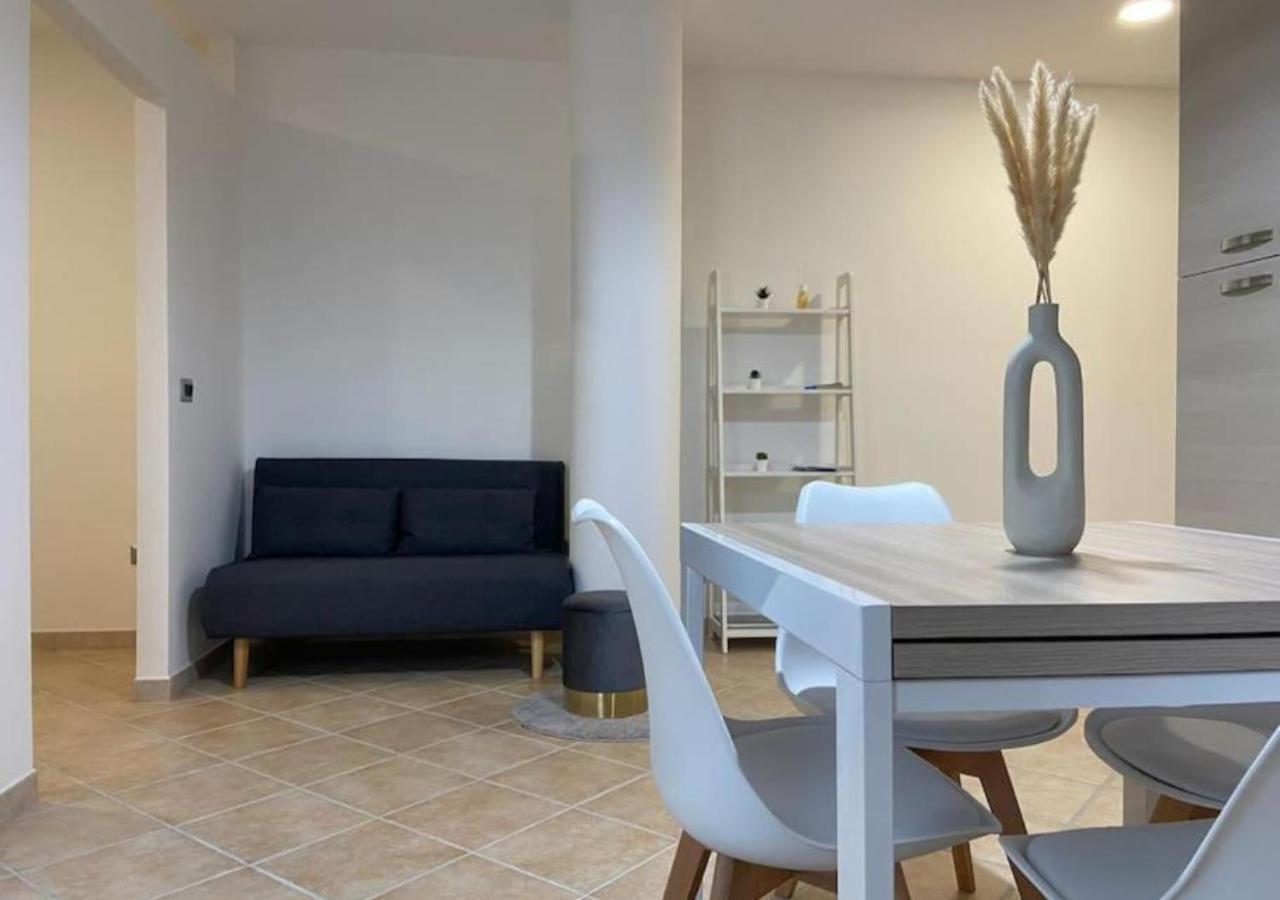 Loft Comodo Ed Elegante • Wi-Fi E Colazione Sanluri Buitenkant foto